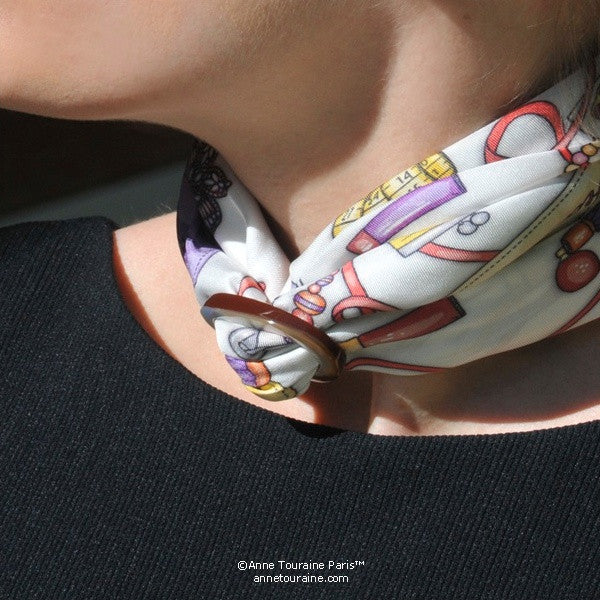 Brown mother of pearl handcrafted scarf ring. Medium size. A fun, essential, and versatile complementary to your ANNE TOURAINE Paris™ silk scarves. (3)