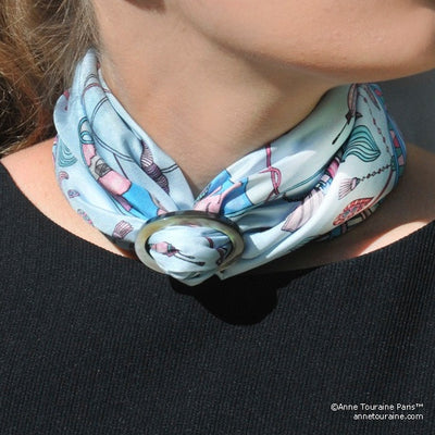 Black mother of pearl handcrafted scarf ring. Medium size. A fun, essential, and versatile complementary to your ANNE TOURAINE Paris™ silk scarves. (3)