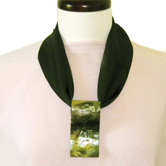 Scarf pendant in mother of pearl. A fun accessory to turn your ANNE TOURAINE Paris™ silk twillies into striking and original necklaces