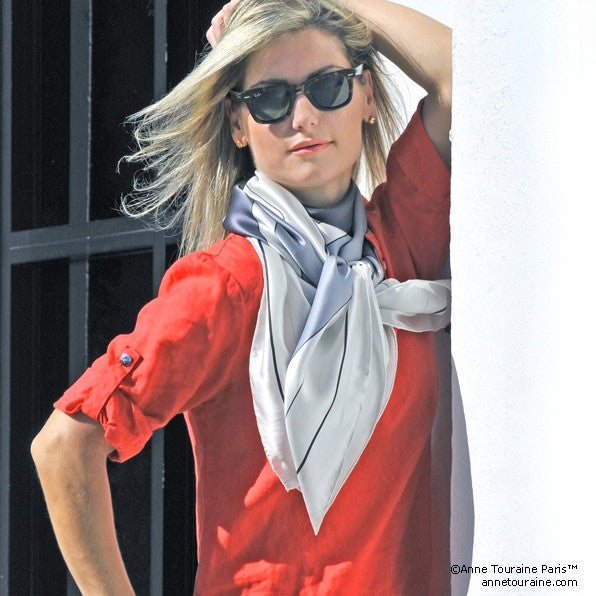 Black and white extra large silk scarf with a modern geometric design: versatile and trendy. Scarf ANNE TOURAINE Paris™ (4)