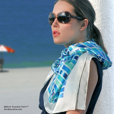 Turquoise and navy blue extra large silk scarf with a contemporary ethnic pattern: versatile and easy to wear all year round. Scarf ANNE TOURAINE Paris™ (3)