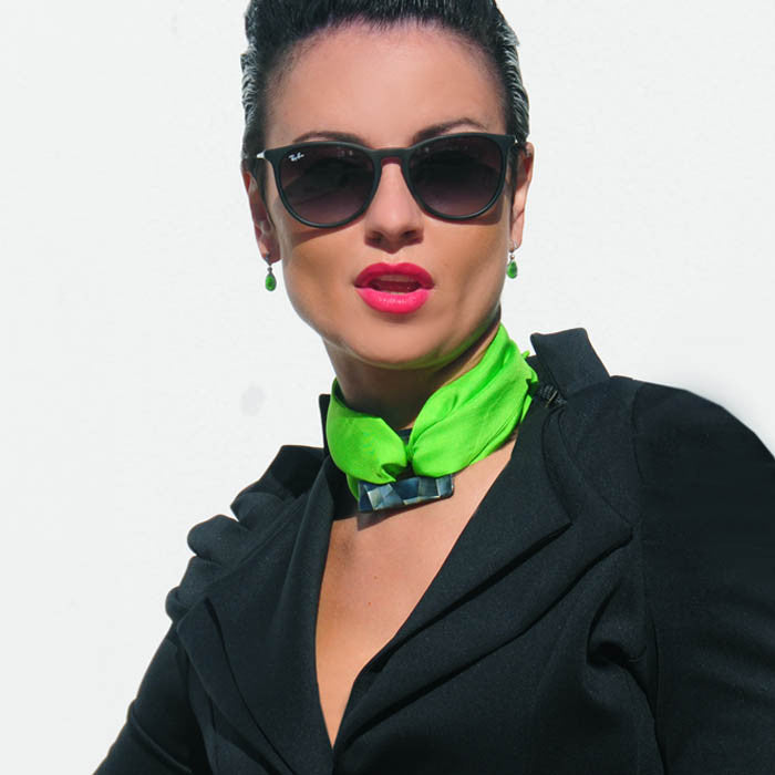 Rectangular scarf ring, black mother of pearl, with the green silk twilly scarf: two unique creations by ANNE TOURAINE Paris™